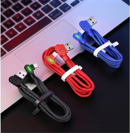 Cable USB-C con Luz LED — Carga Rápida y Conector en Ángulo